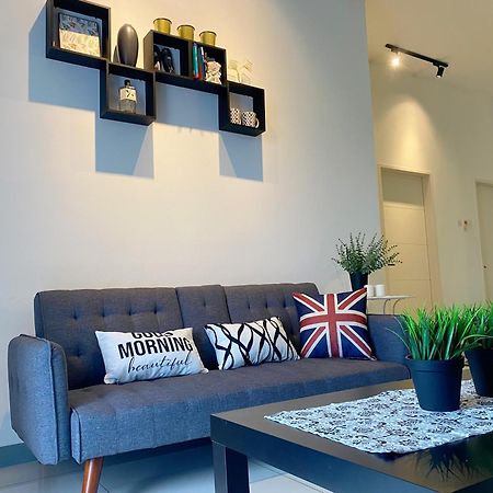 Le Thompson - Puchong Center Ioi Mall Bagian luar foto