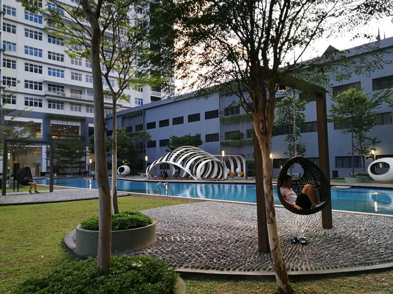 Le Thompson - Puchong Center Ioi Mall Bagian luar foto